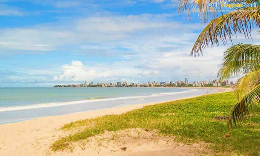 Praia de Intermares O Paraíso Urbano dos Surfistas na Paraíba
