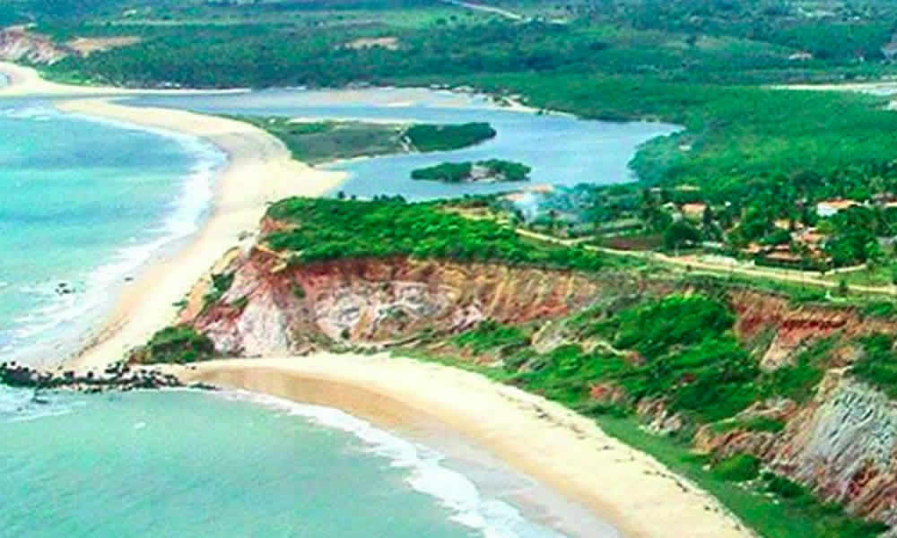 Praia da Barra de Gramame natureza exuberante no litoral sul de João Pessoa