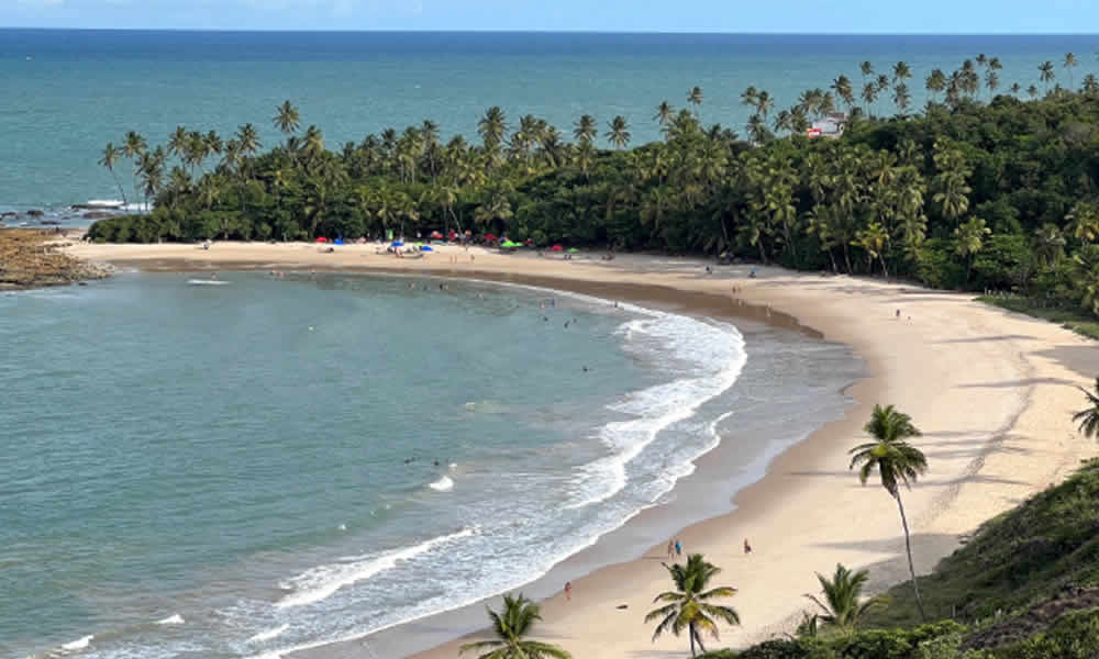 Praia de Coqueirinho um espetáculo de cores e natureza no litoral sul da Paraíba