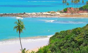 Praia de Tabatinga um refúgio de belezas naturais no litoral sul da Paraíba